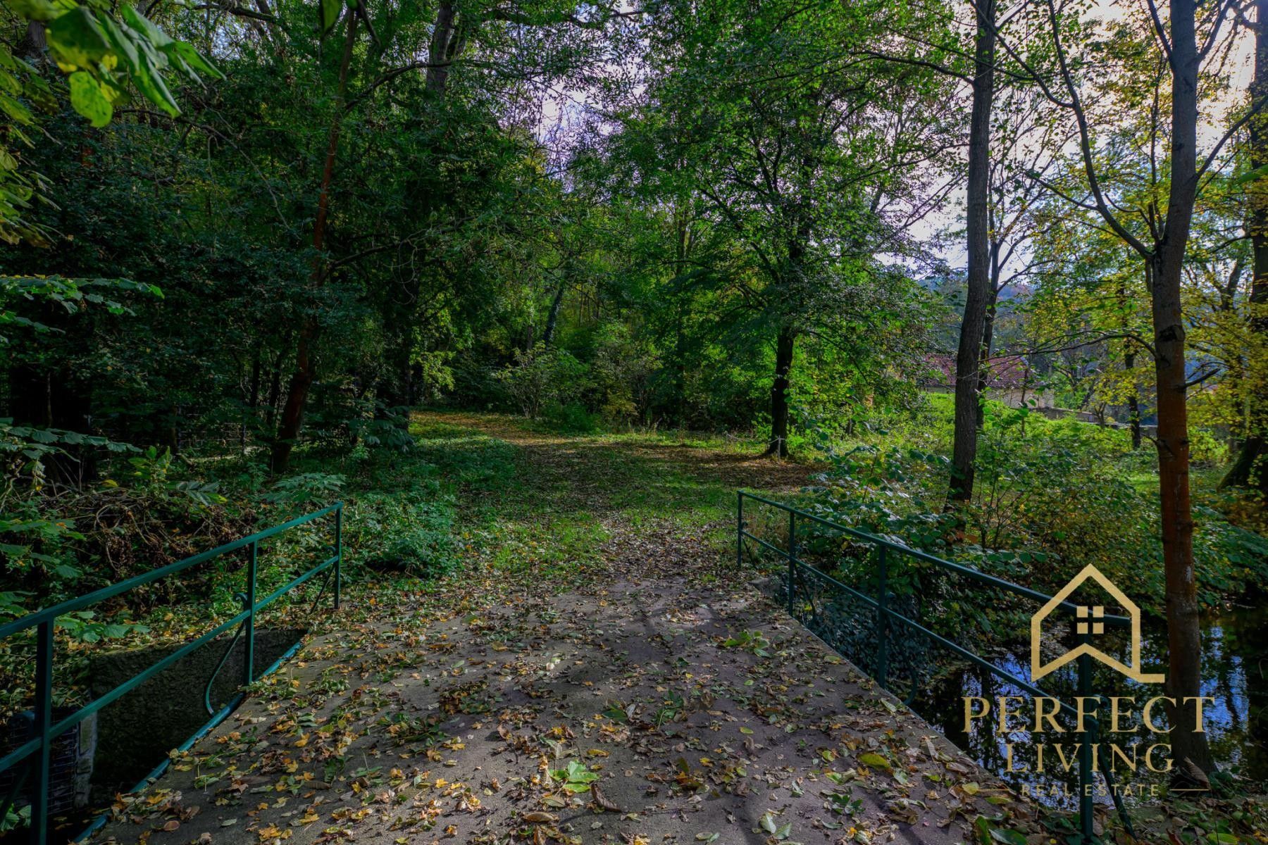 Prodej pozemek - V Šáreckém údolí, Praha, 499 m²