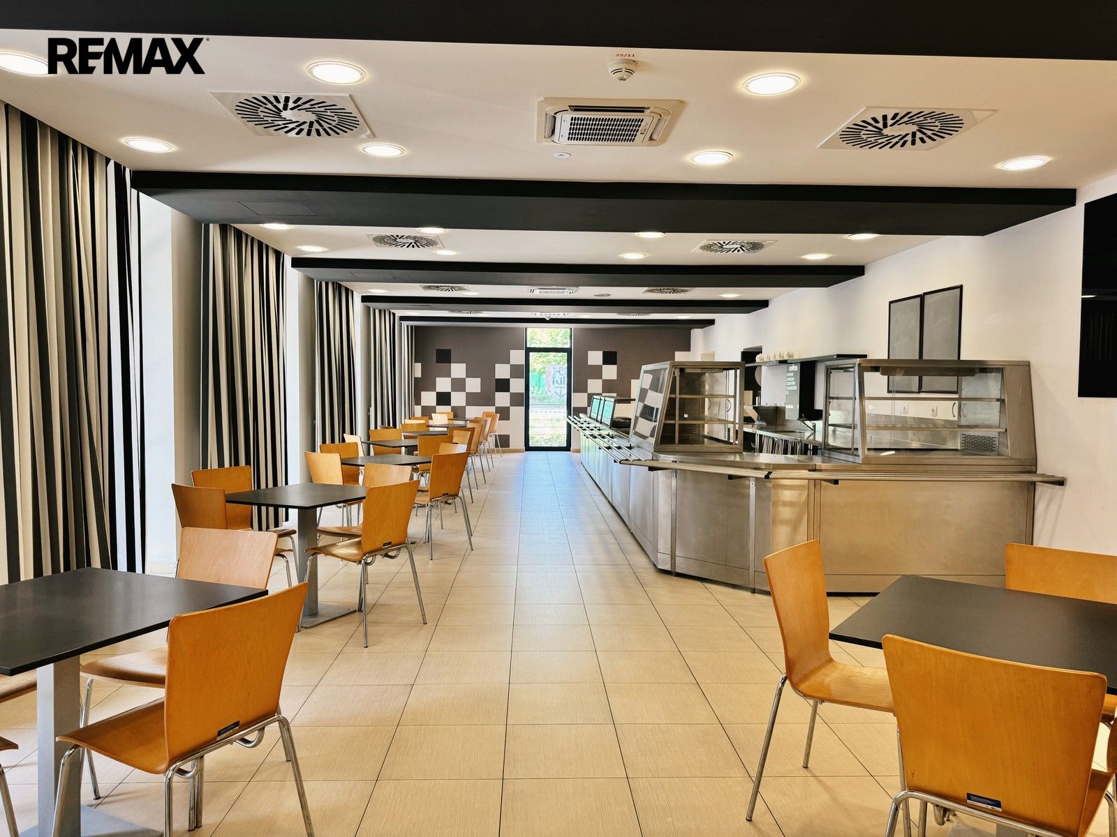 Restaurace · 362 m² · Vladislavova 250, Písek Pražské Předměstí - 3