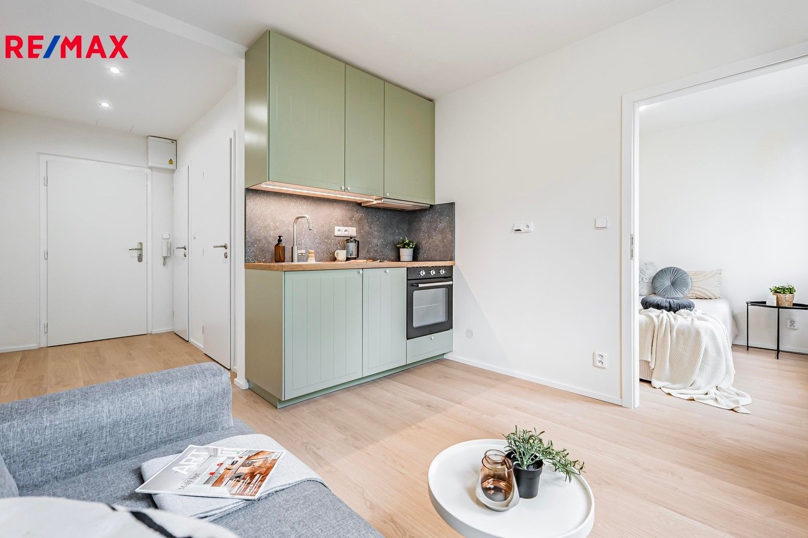 Prodej byt 2+kk - V Lázních, Jesenice, 31 m²