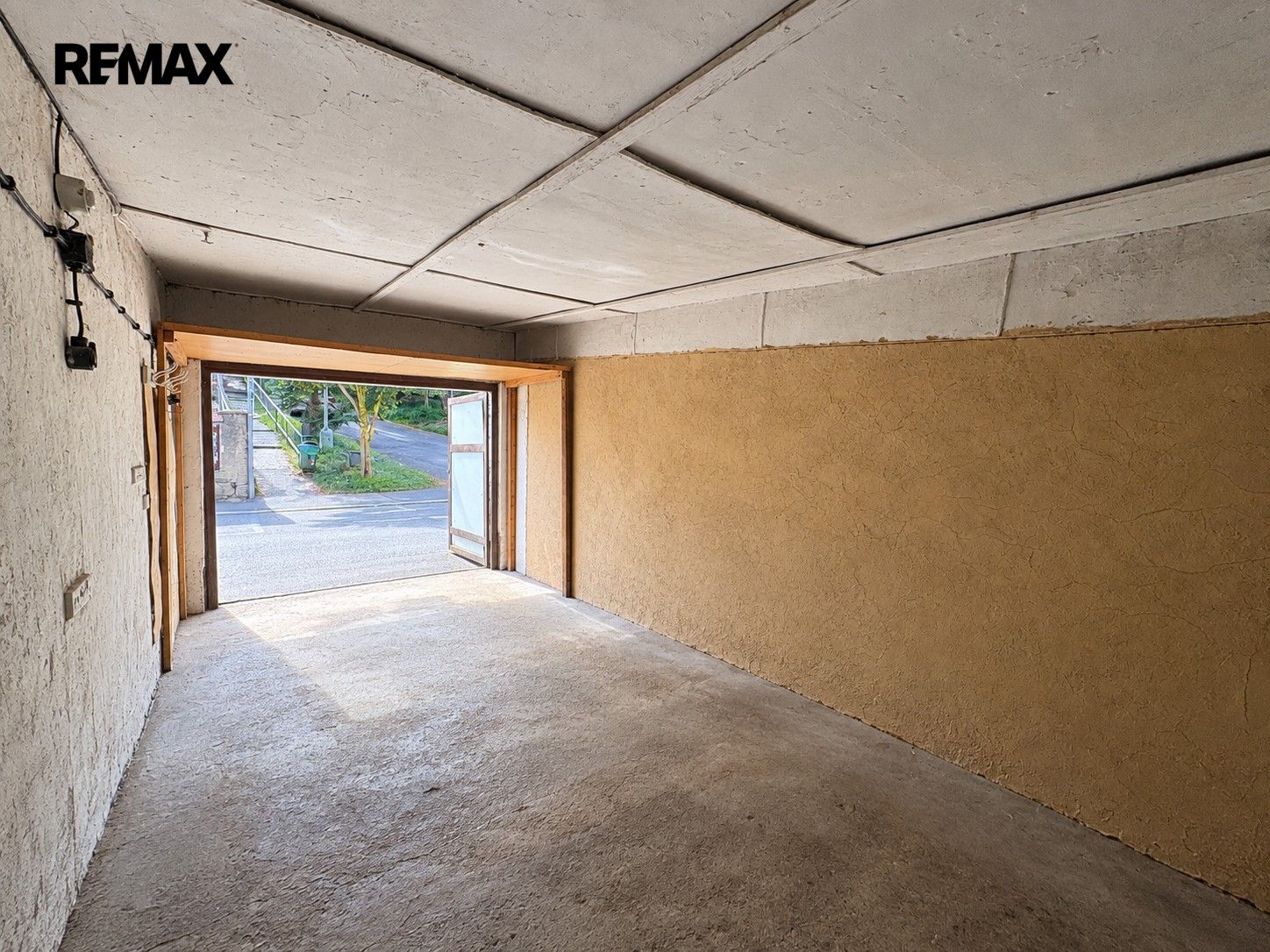 Garáž · 16 m² · V podhájí 629, Praha Podolí - 3
