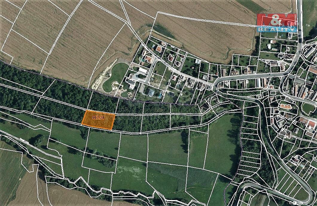 Louka, 2 985 m²