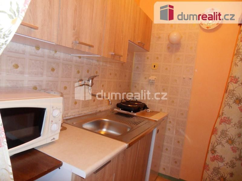 Pronájem byt 1+kk - U hranic 2118, Praha, 34 m²