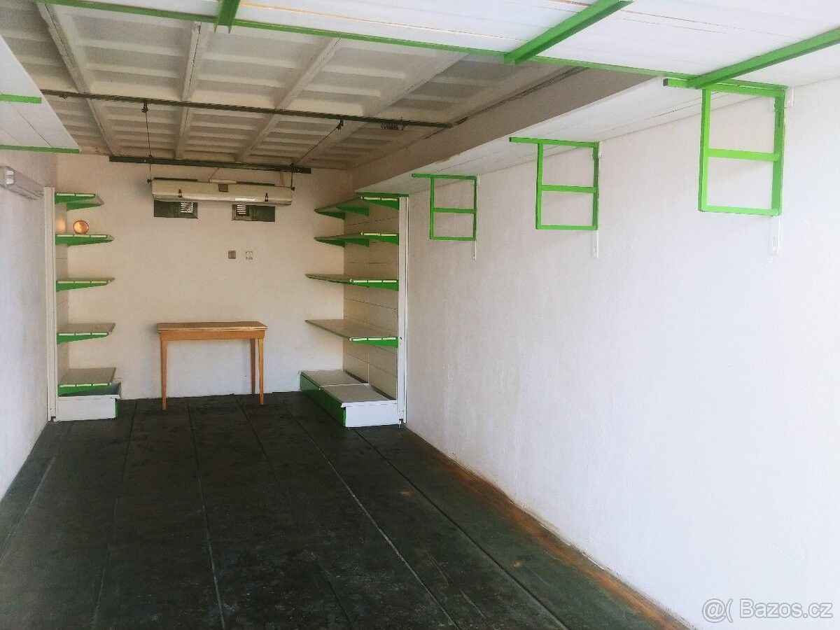 Garáže, Hradec Králové, 500 02