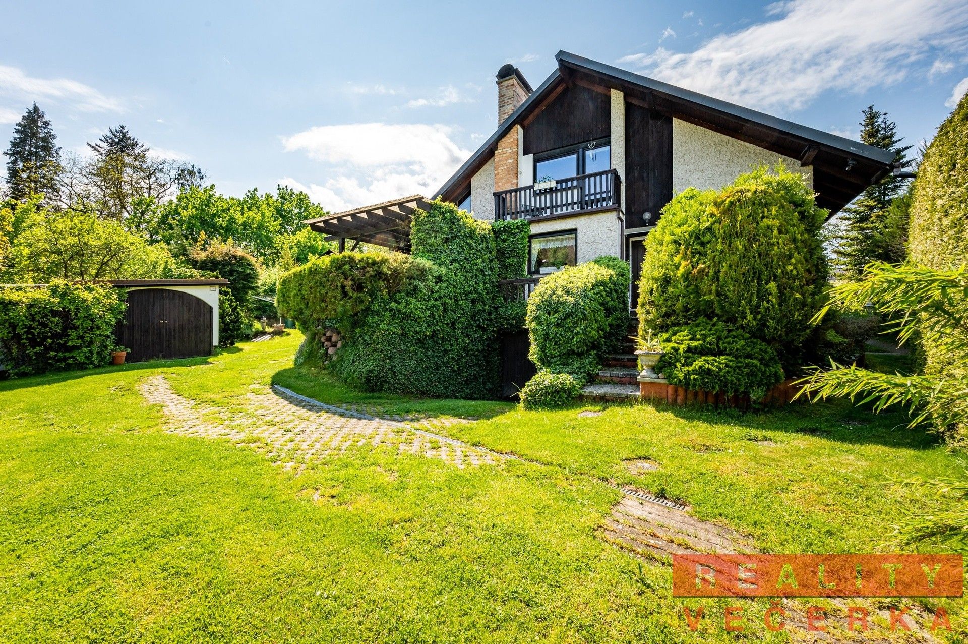 Prodej rodinný dům - Pod Čihadlem, Sázava, 290 m²