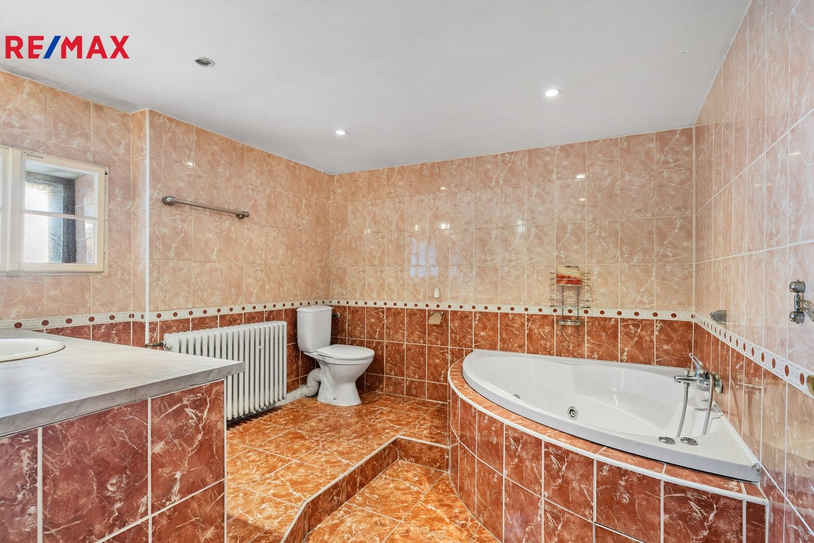 Prodej rodinný dům - Komárov, Chuchelna, 428 m²