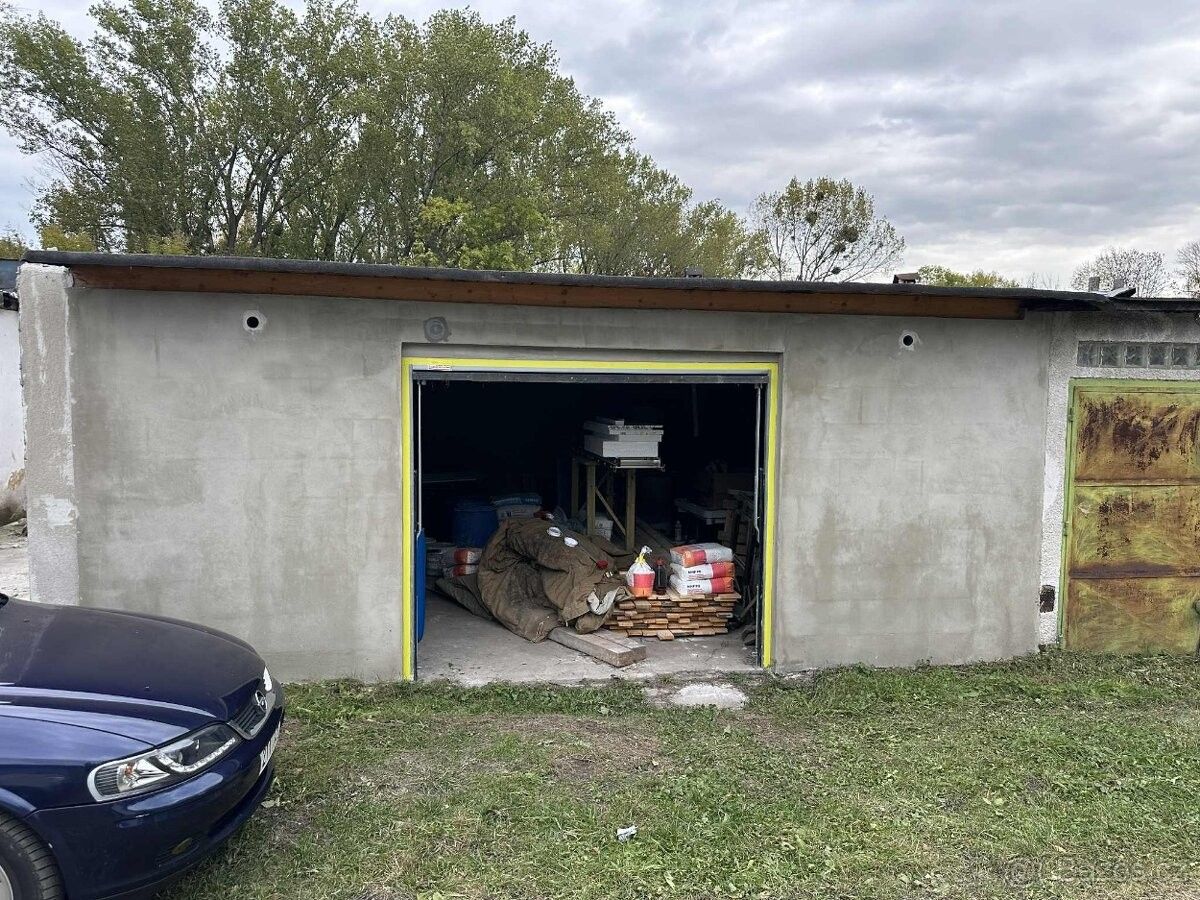 Garáže, Ostrava, 700 30