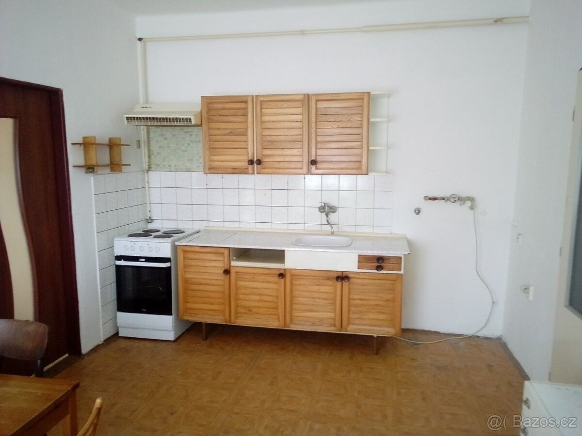 Byty, Hulín, 768 24