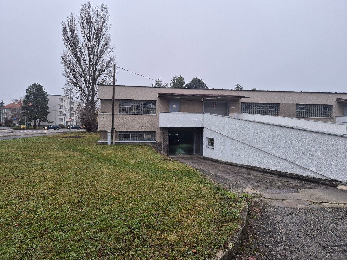 Garáže, Pardubice, 530 12