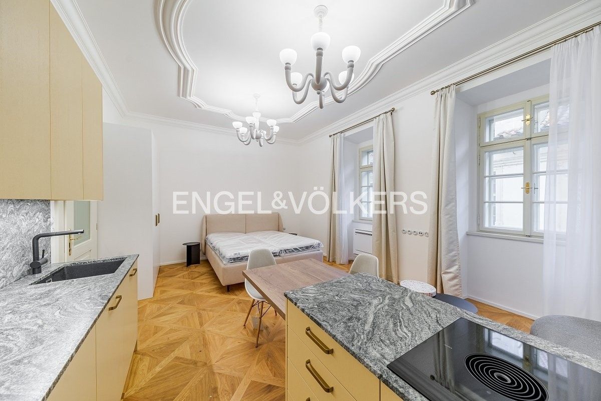 1+kk, Nosticova 466, Praha Malá Strana, 39 m² - 1