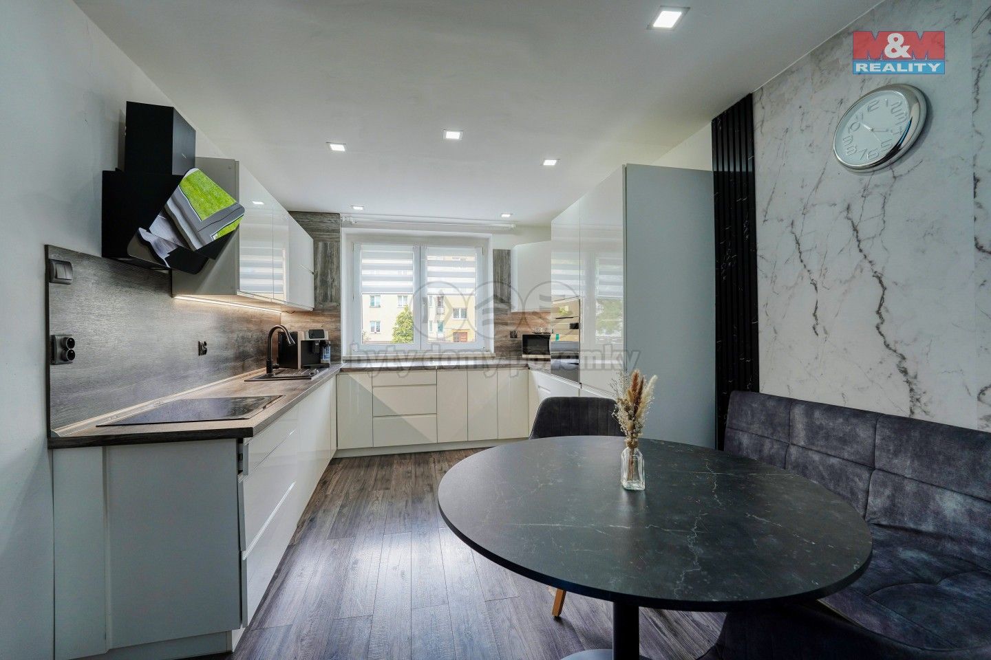 Prodej byt 2+1 - Šafaříkova, Ostrov, 55 m²