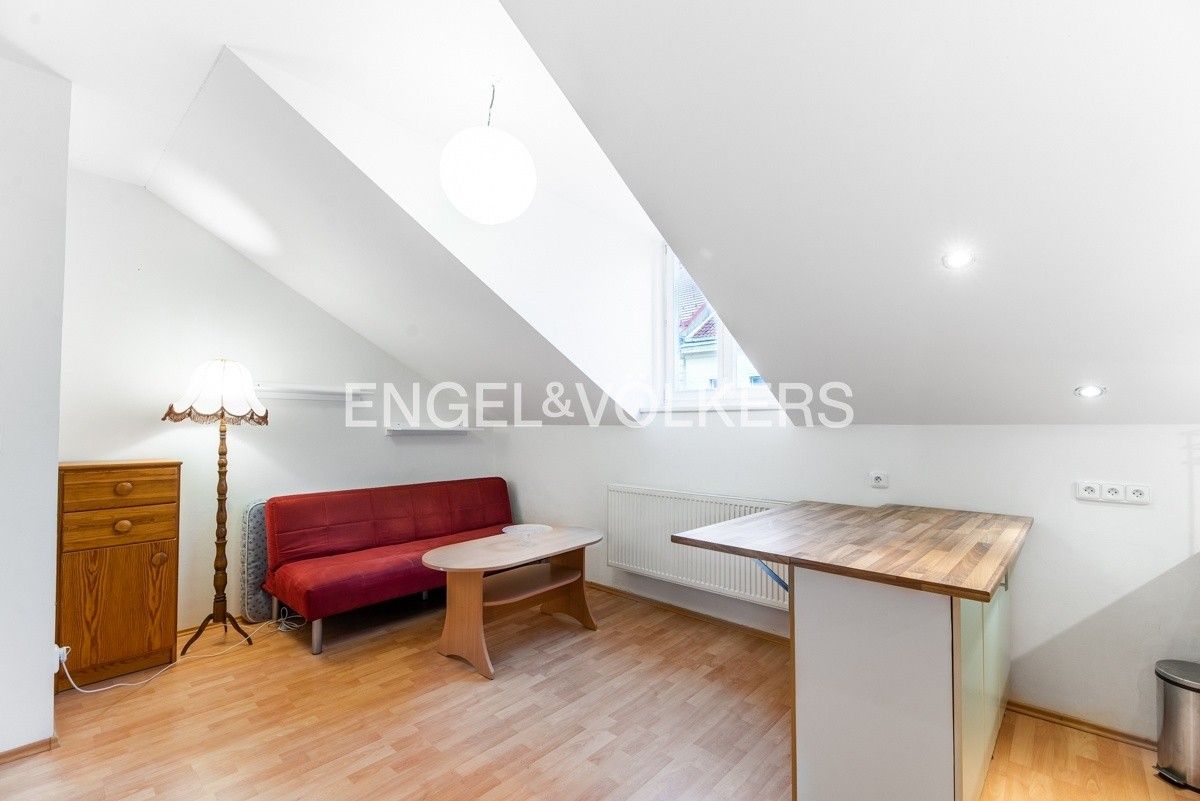 2+kk, Husinecká 852, Praha, 48 m²