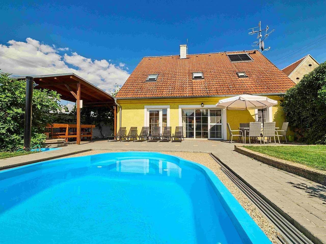 Chaty, Dolní Věstonice, Jihomoravský kraj - 1