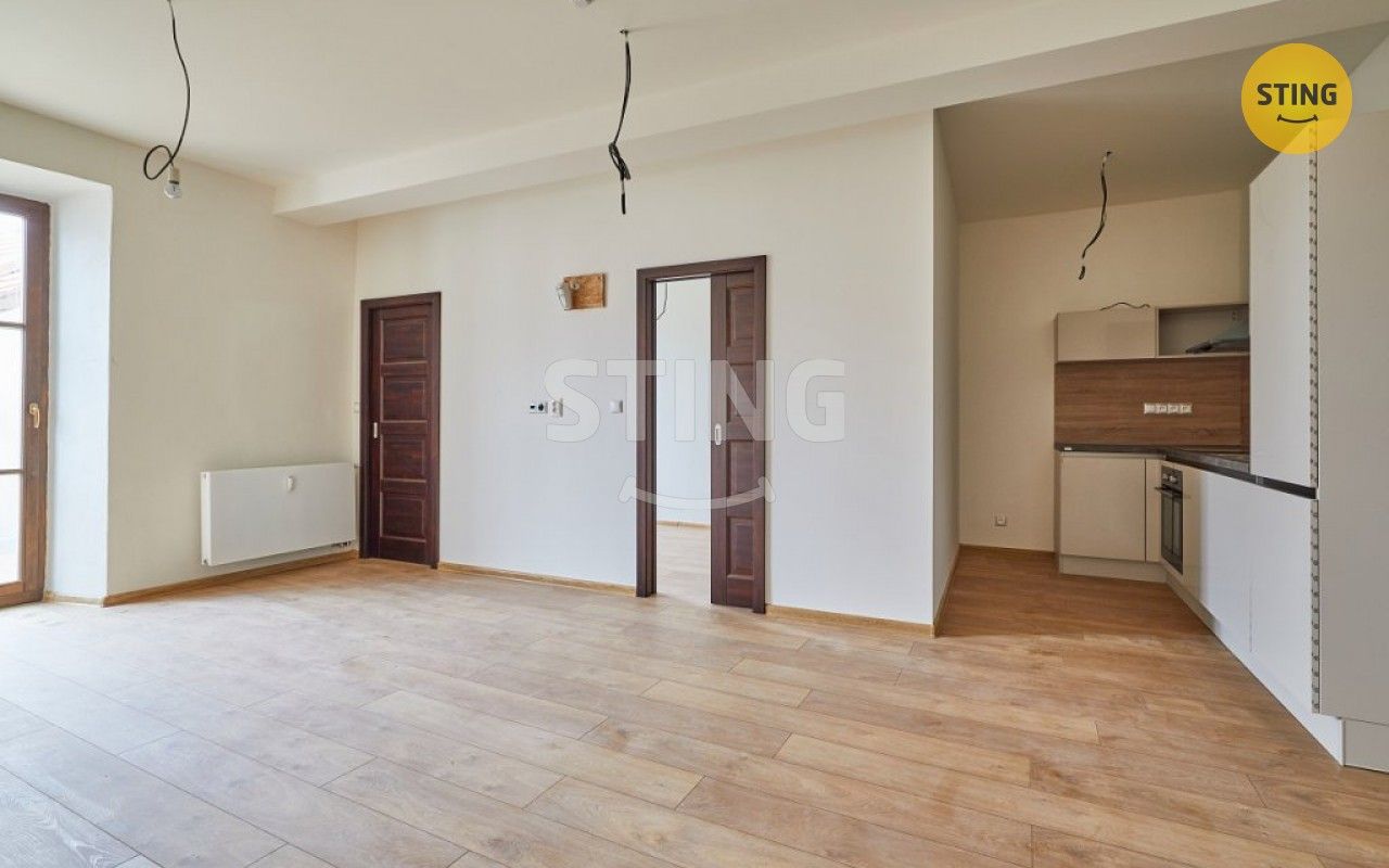 Pronájem byt 2+kk - nám. Republiky, Žďár nad Sázavou, 52 m²