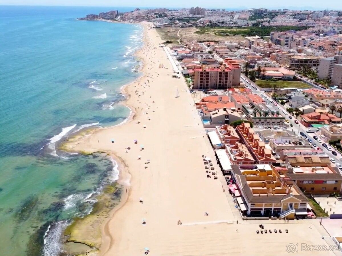 Rodinné domy, 987 66, Zahraničí