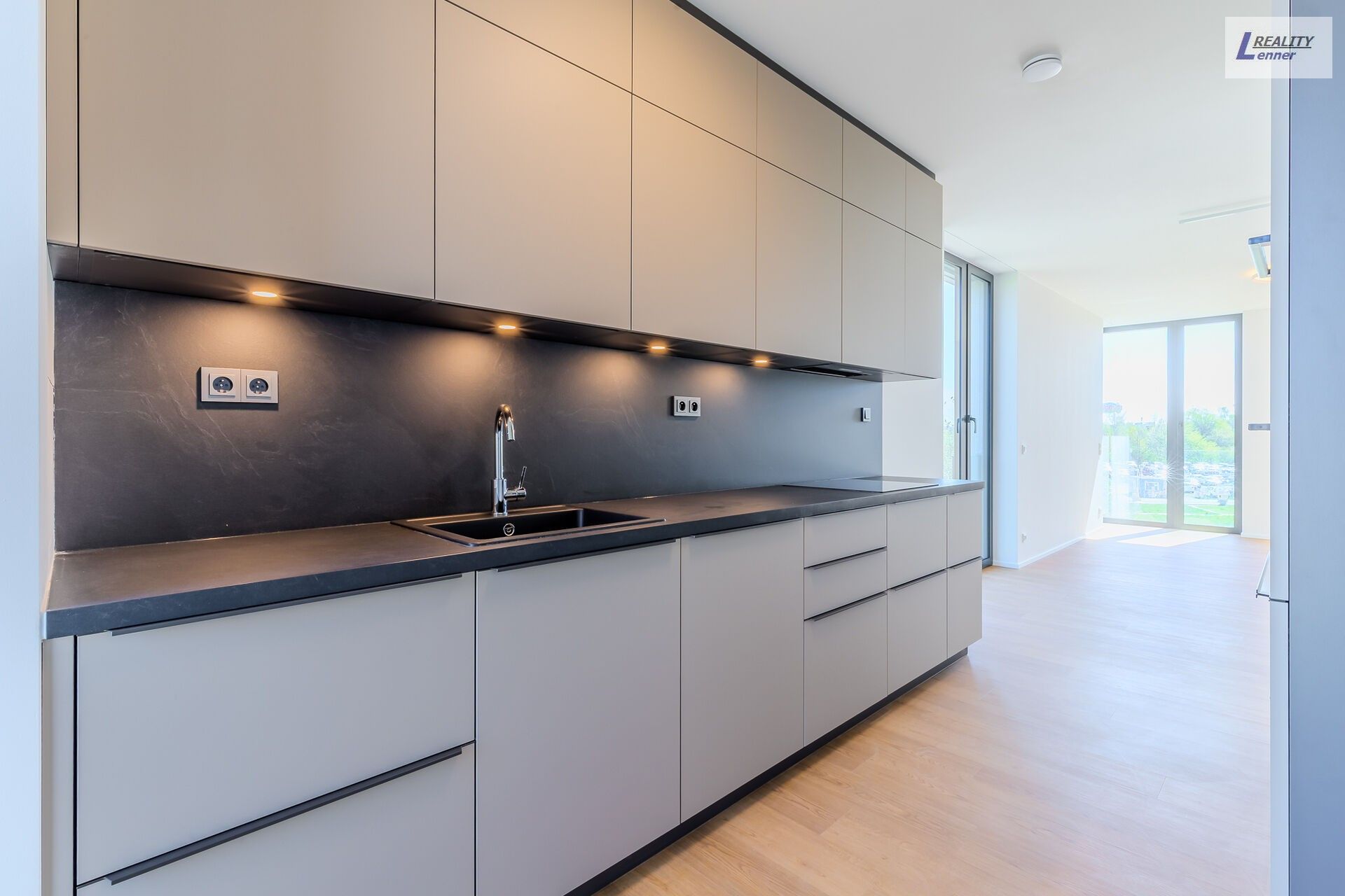2+kk, Do zahrádek II , Praha Třebonice, 75 m² - 1