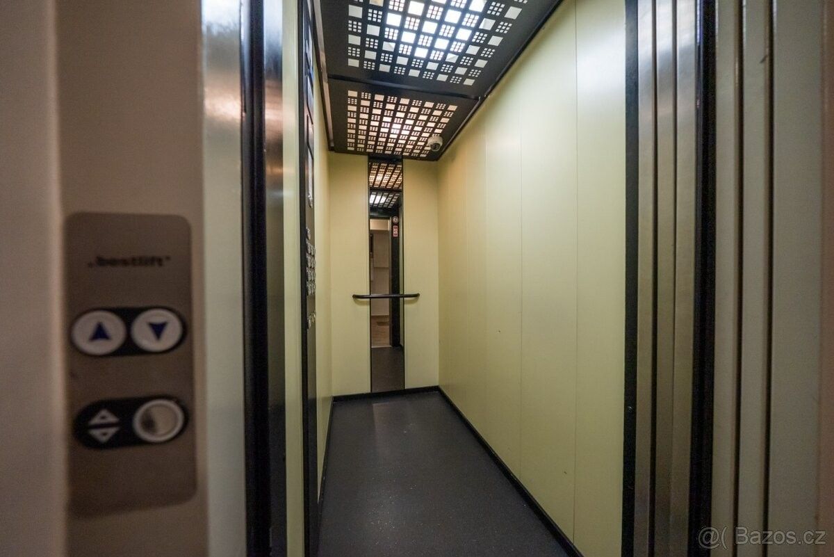 Pronájem byt - Praha, 161 00