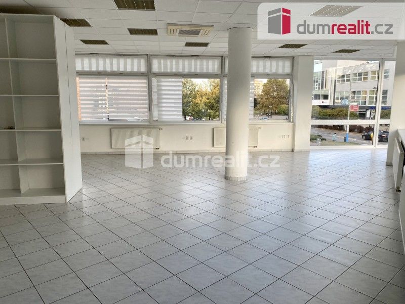 Pronájem obchodní prostory - Sady 28. října, Břeclav, 68 m²