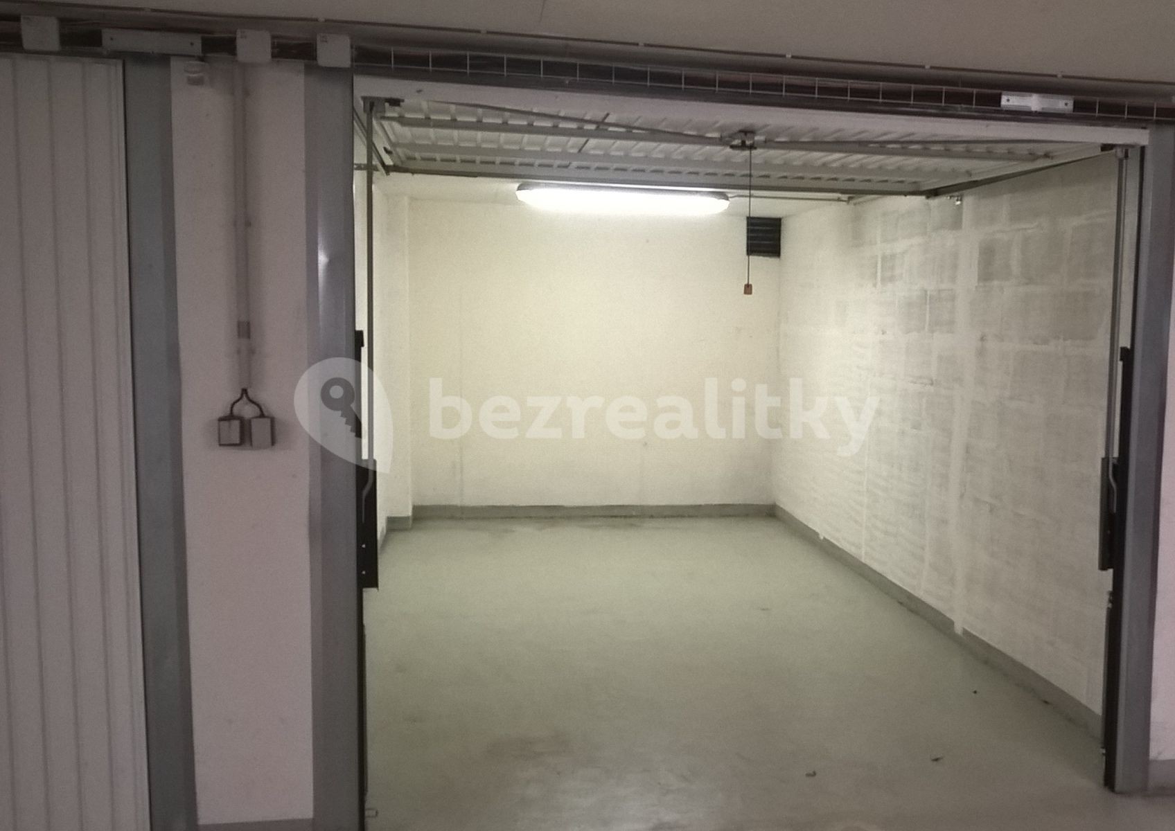 Garáž, 17 m²