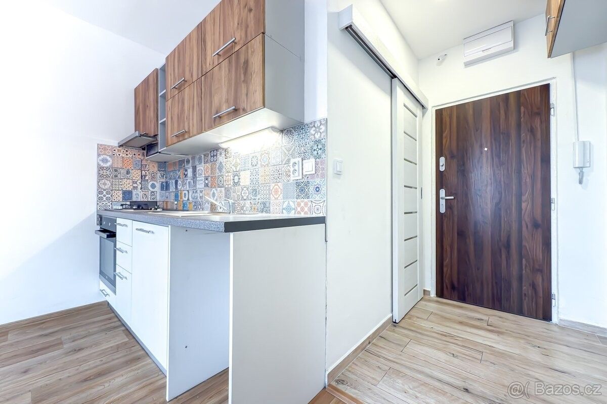 Pronájem byt - Chomutov, 430 03