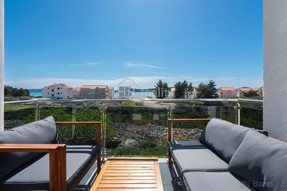 Byty, 987 66, Zahraničí