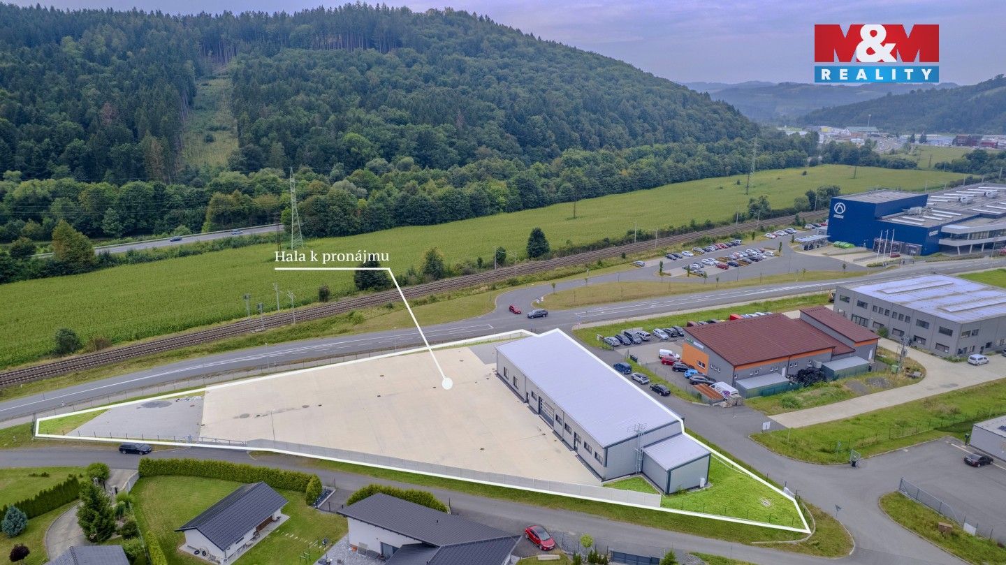 Pronájem výrobní prostory - Bobrky, Vsetín, 511 m²