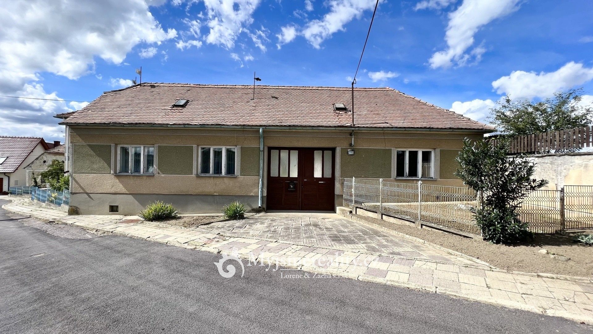 Prodej dům - Mramotice, Znojmo, Česko, 380 m²