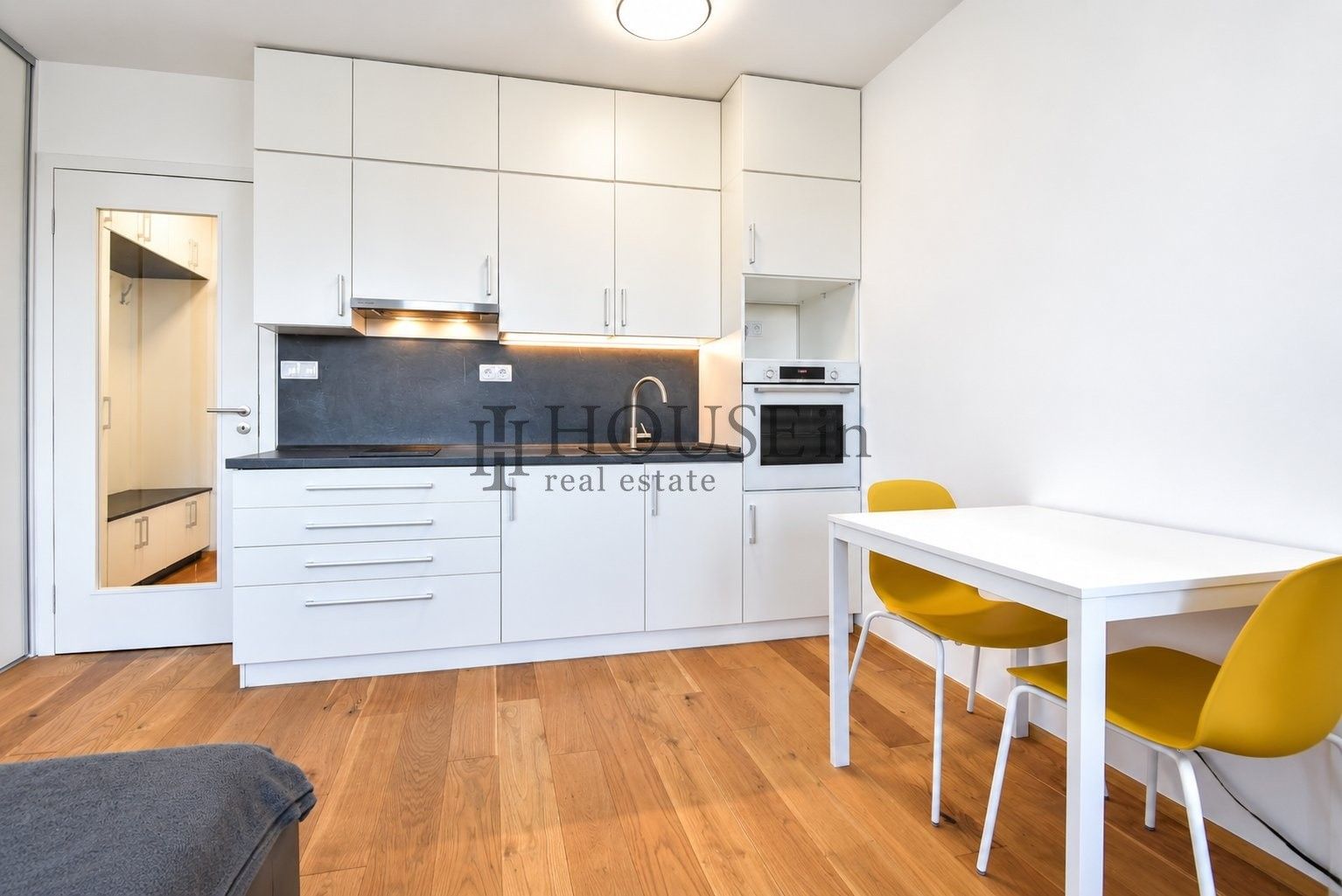 Byt 1+kk · 25 m² · Perucká, Praha - 4