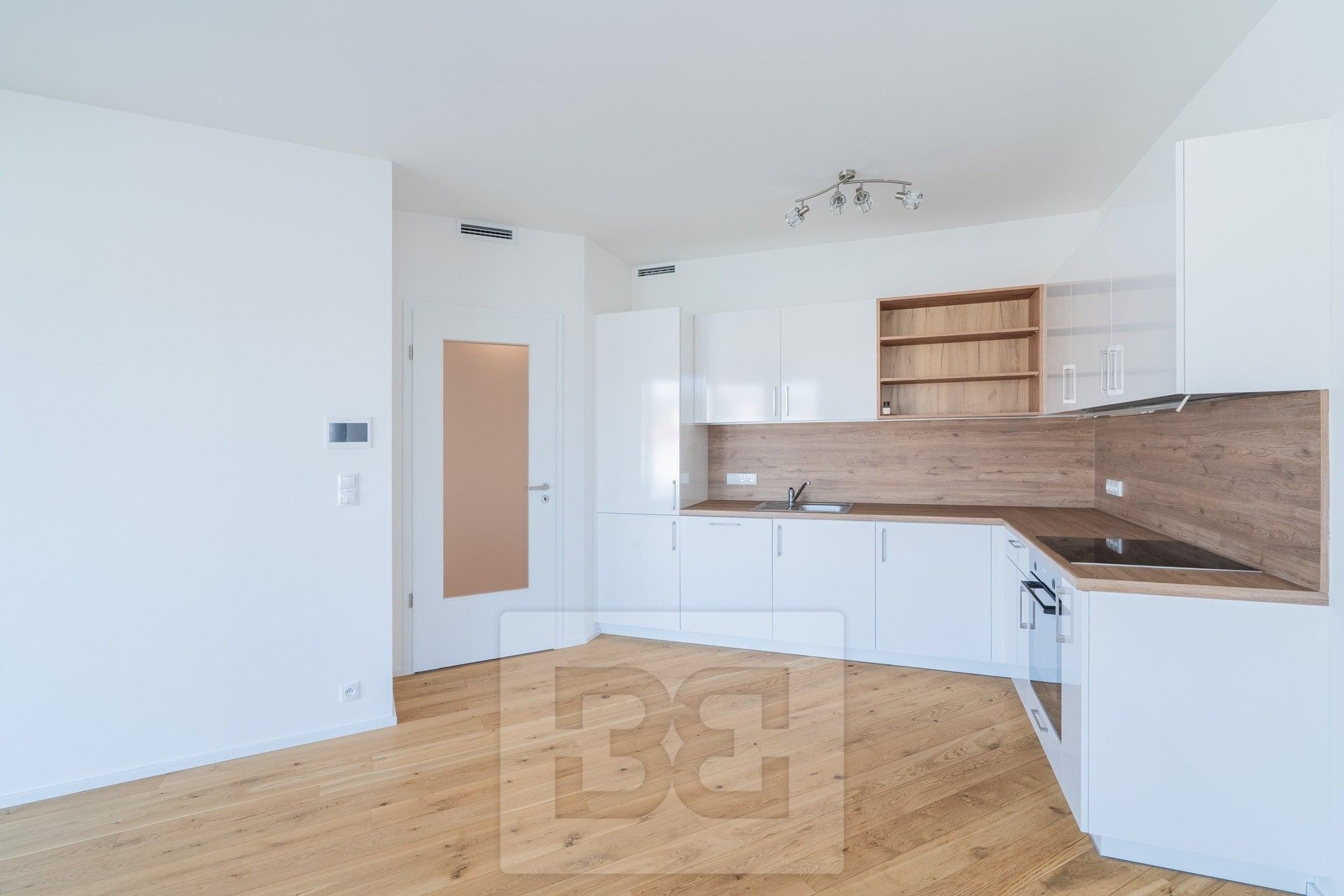 2+kk, Ramonova 3466, Praha, 66 m²