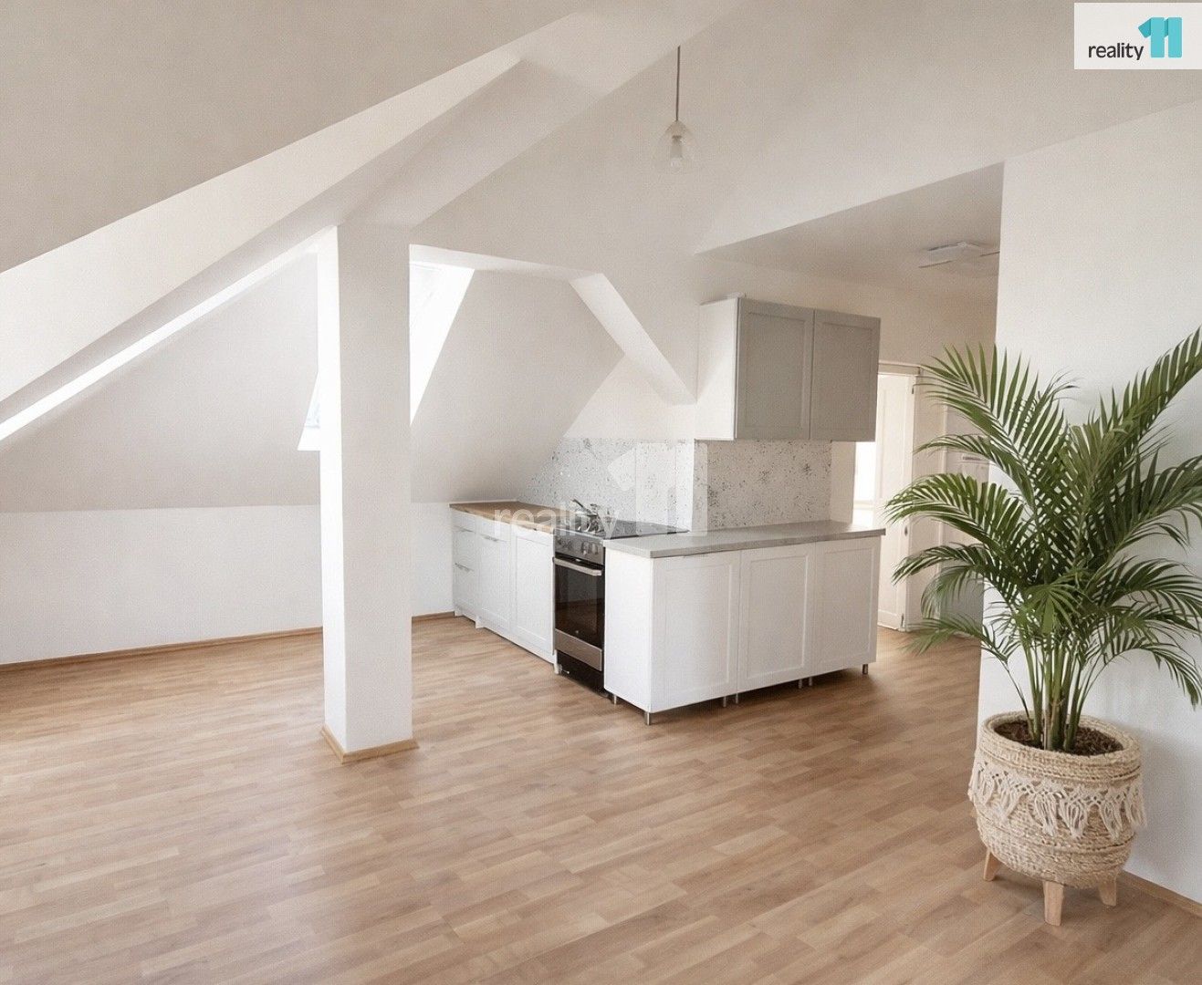 3+kk, Drnovská, Praha, 78 m²