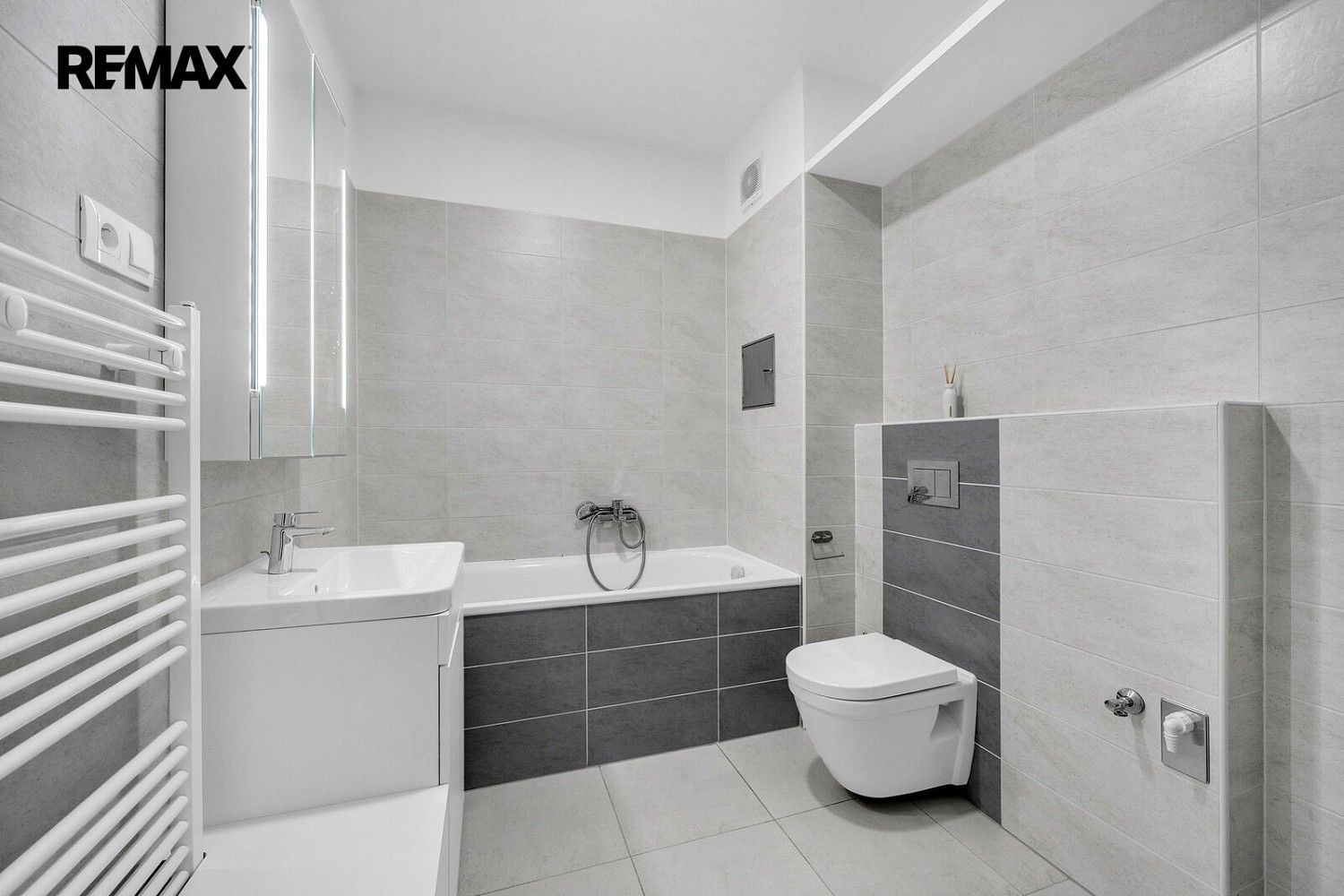 Byt 2+1 · 58 m² · Zátopkova, Milovice - Mladá, okres Nymburk - 3