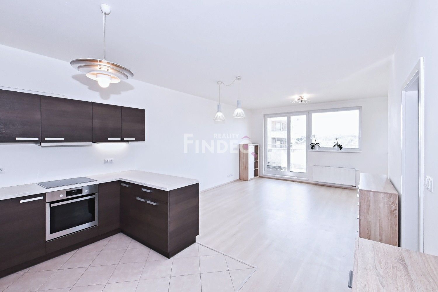 Pronájem byt 2+kk - Papírníkova 1007, Praha, 72 m²