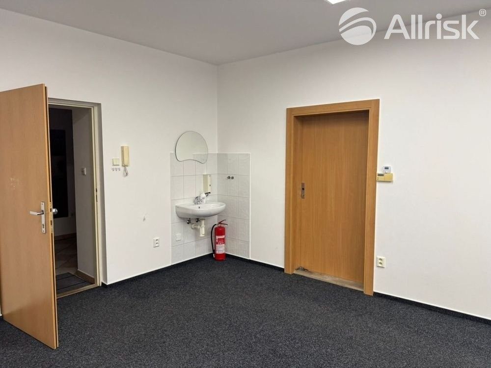 Pronájem kancelář - náměstí Jana Zajíce, Vítkov, 31 m² - 5