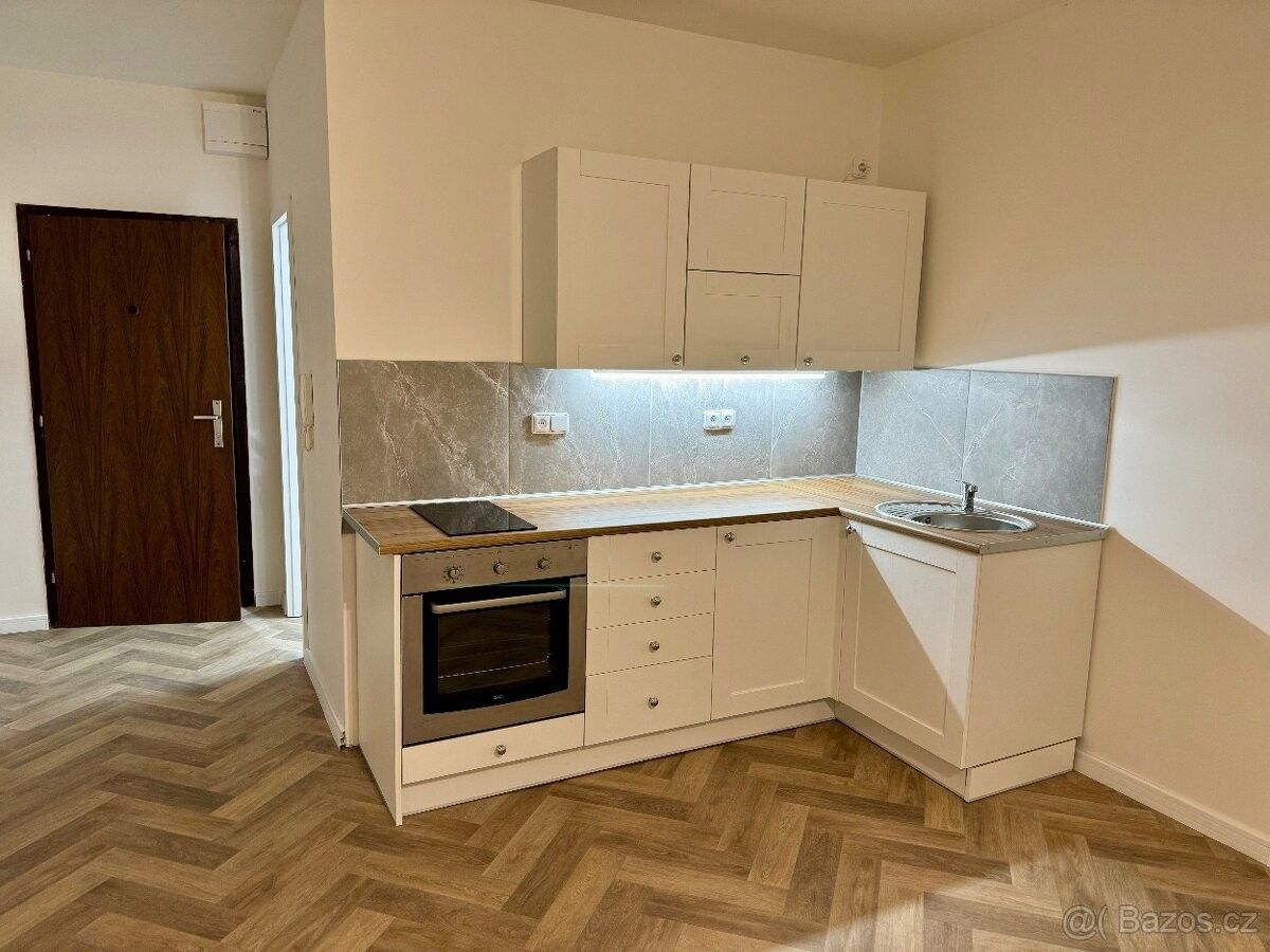 Byty, Český Těšín, 737 01