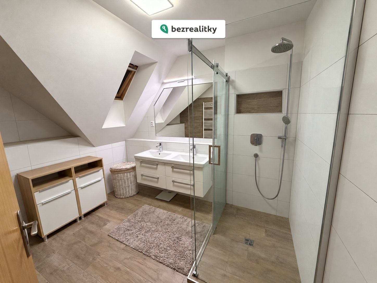 Prodej rodinný dům - Komorní Dvůr 33, Cheb Skalka, 200 m² - 5