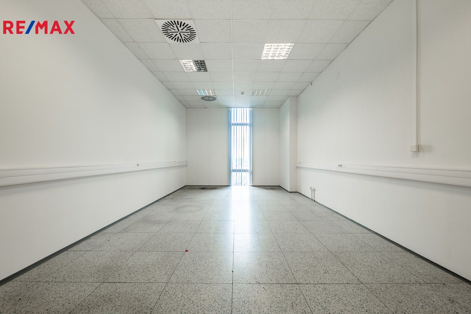 Pronájem kancelář - Pražská tř., České Budějovice, 42 m²