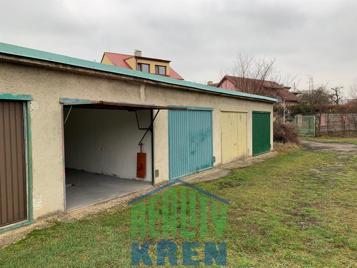 Pronájem garáž - Na mírách, Praha, 15 m²