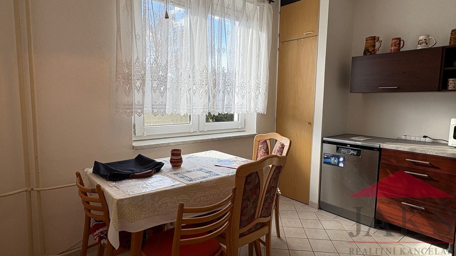 Byt 2+1 · 58 m² · Hrádek - 3