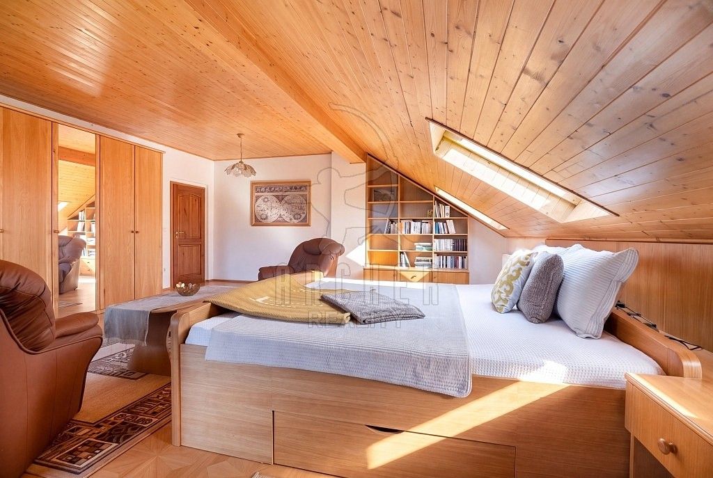 Rodinný dům · 331 m² · Rakovice, okres Písek, Jihočeský kraj - 4