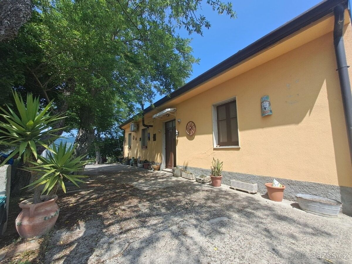 Prodej rodinný dům - 987 66, Zahraničí