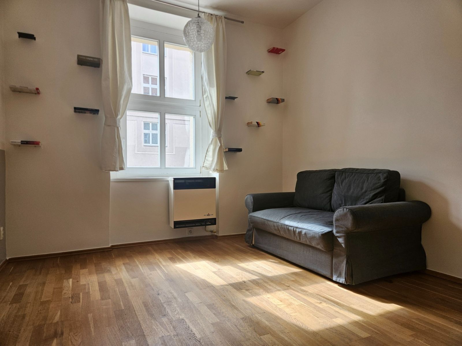 Pronájem byt 2+kk - Družstevní, Praha - Nusle, 43 m² - 2