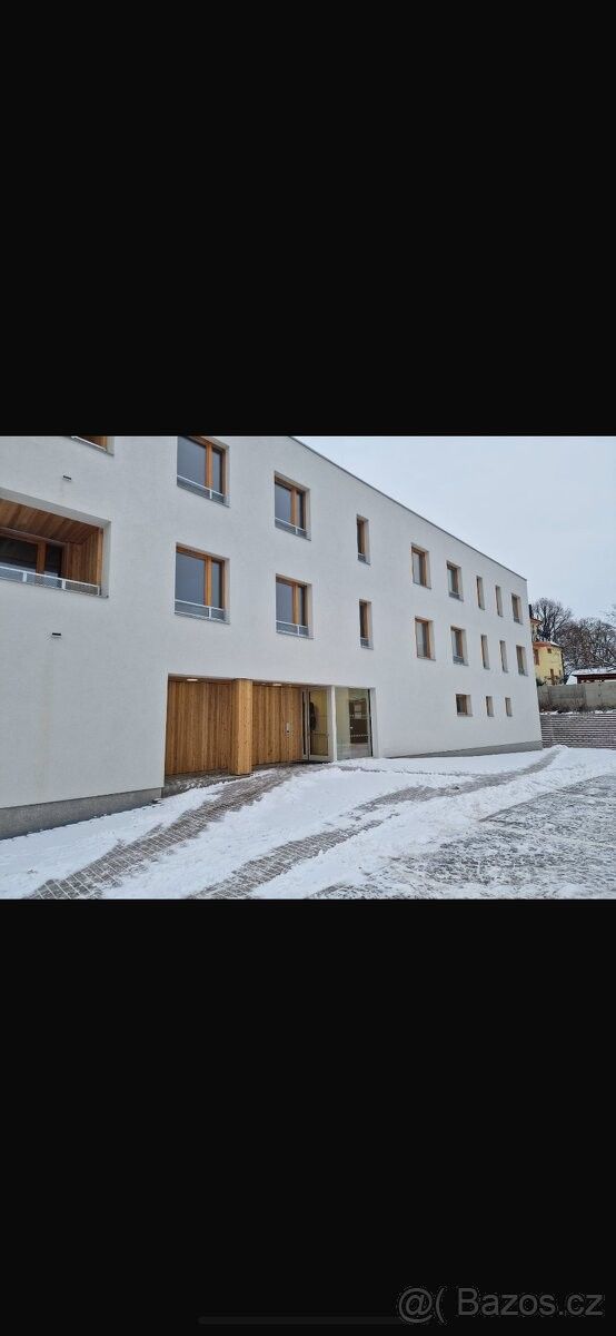 Garáže, Pardubice, 530 03