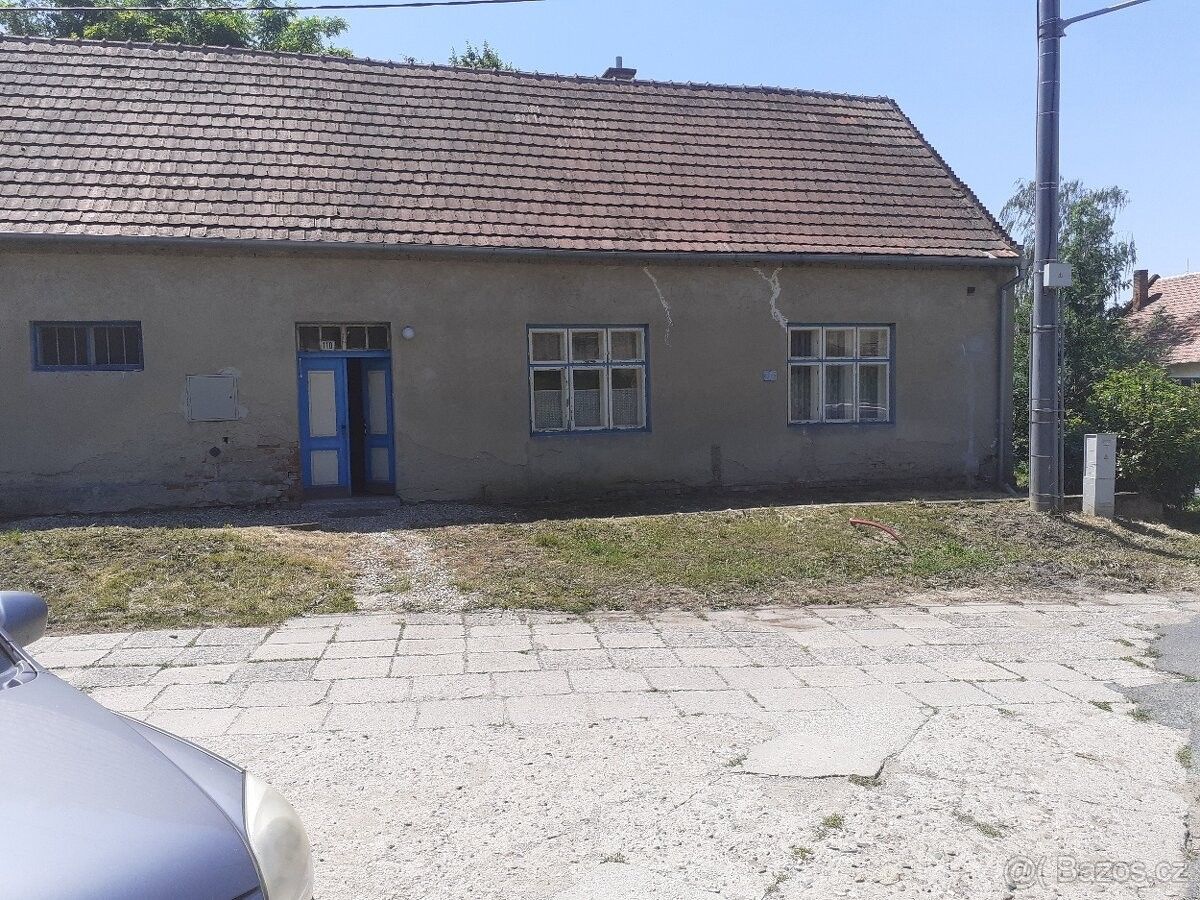 Prodej dům - Žádovice, 696 49