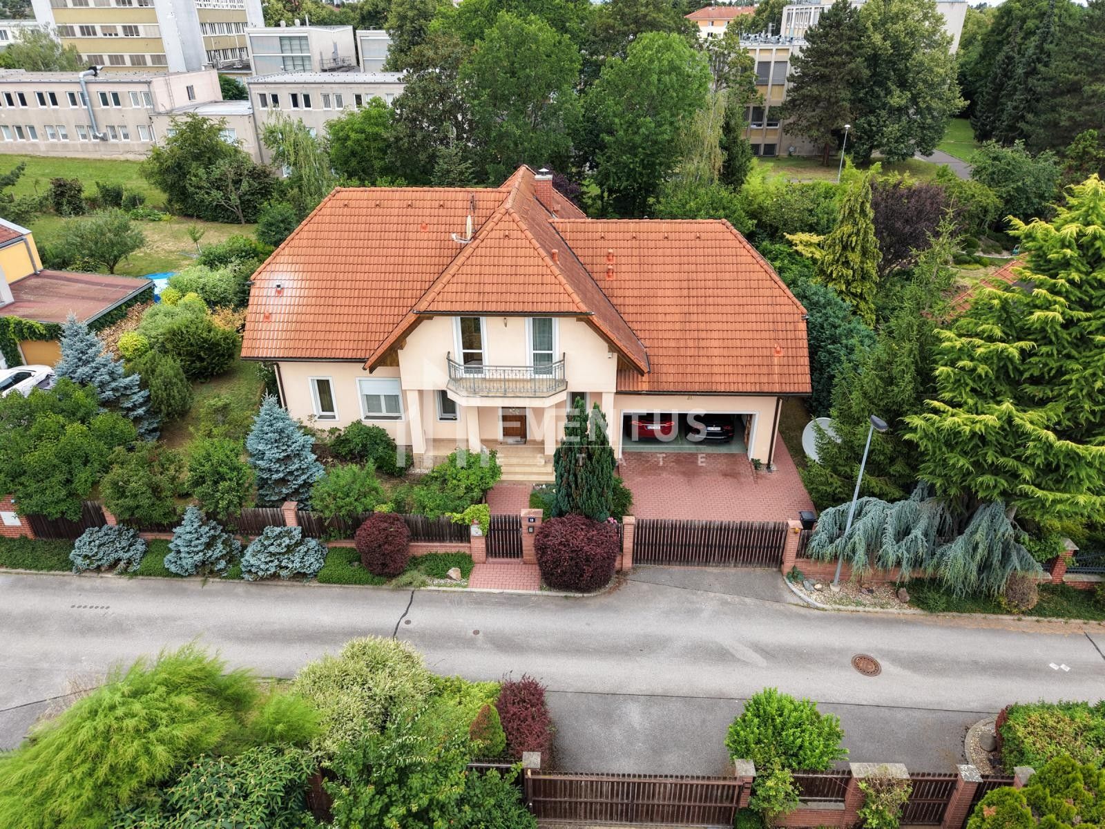 Rodinné domy, Nad Helmrovkou, Praha, 300 m² - 1