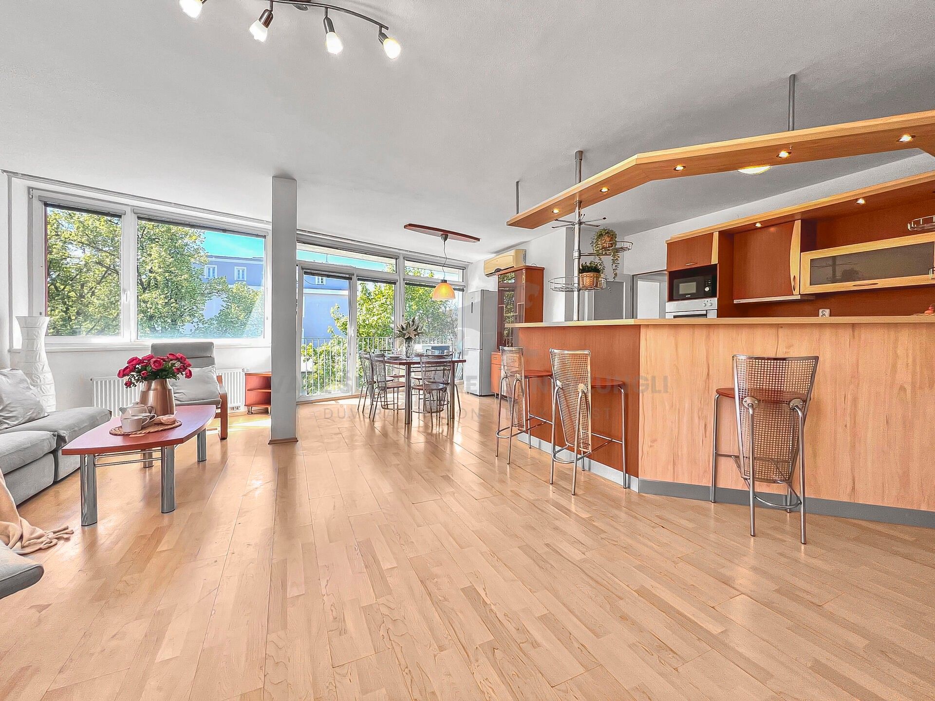 4+kk, Skloněná , Praha Vysočany, 116 m² - 1