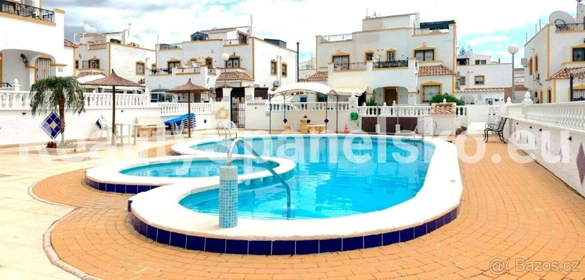 Rodinné domy, 987 66, Zahraničí