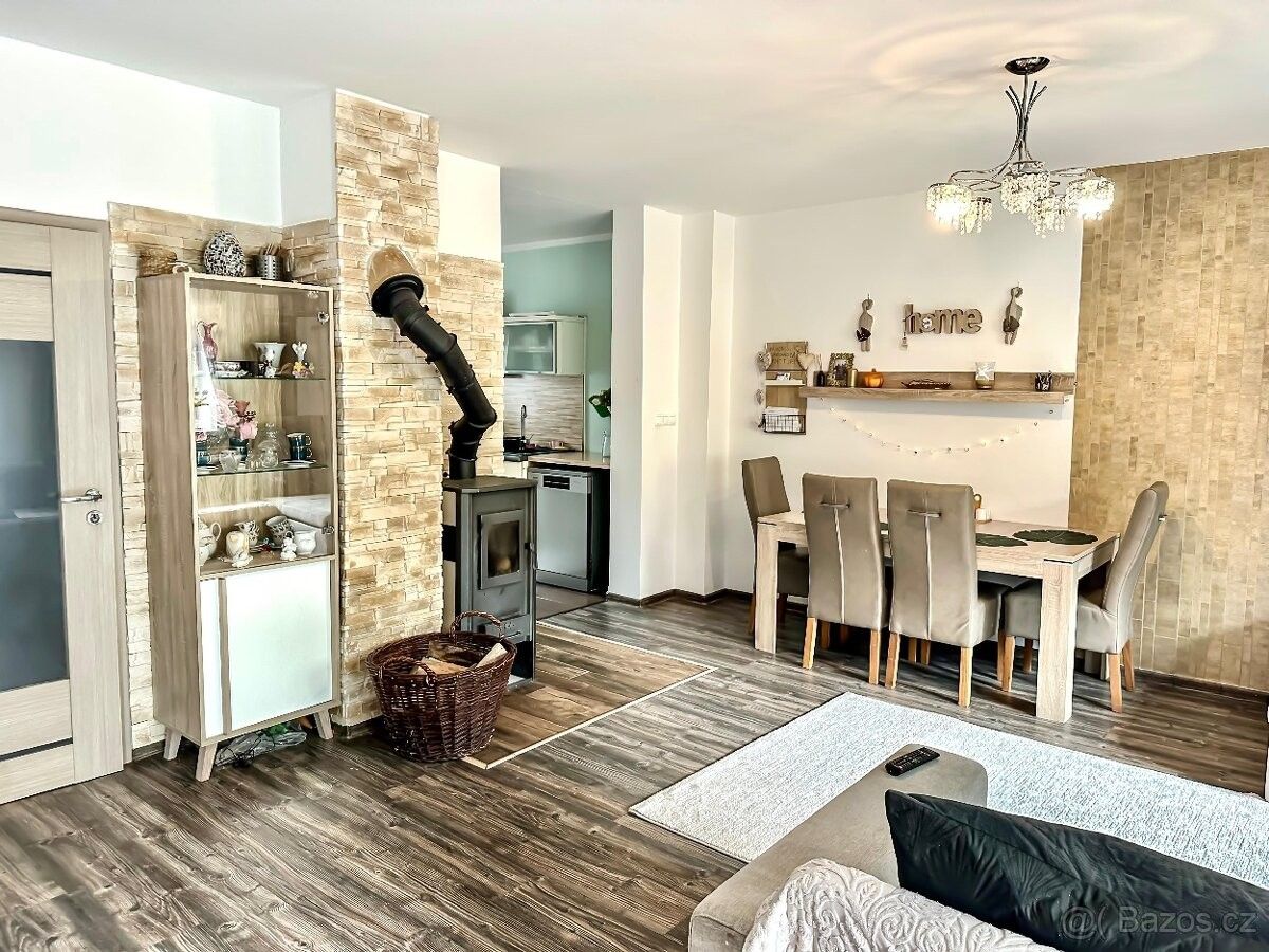 Rodinné domy, Návsí, 739 92