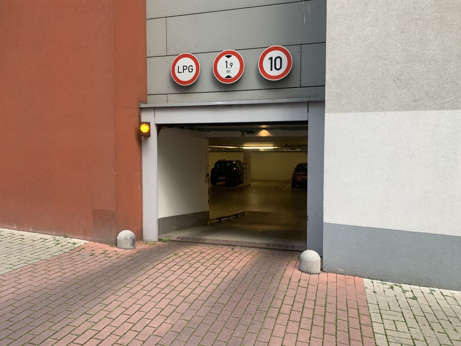 Garáž · 13 m² · Jeseniova, Praha - Žižkov - 4