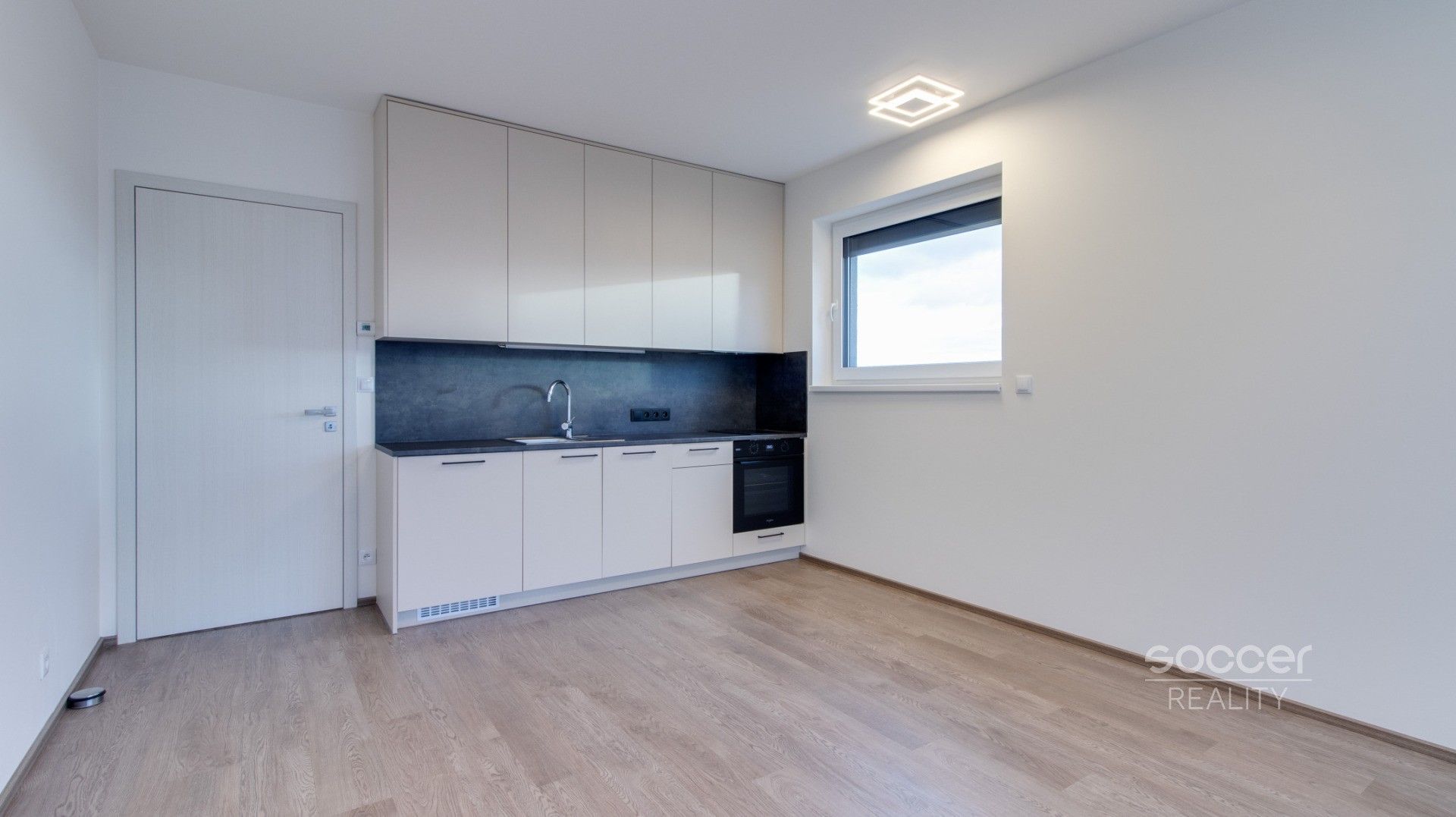 1+kk, Šternovská, Praha, 32 m²