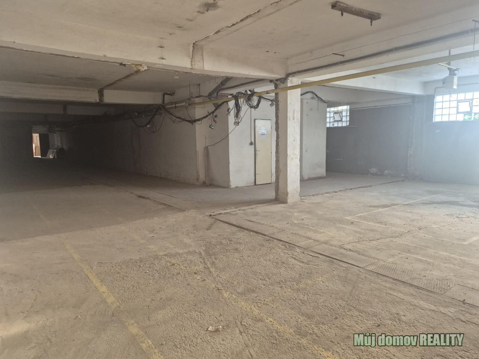 Pronájem výrobní prostory - Podnikatelská, Praha, 695 m²