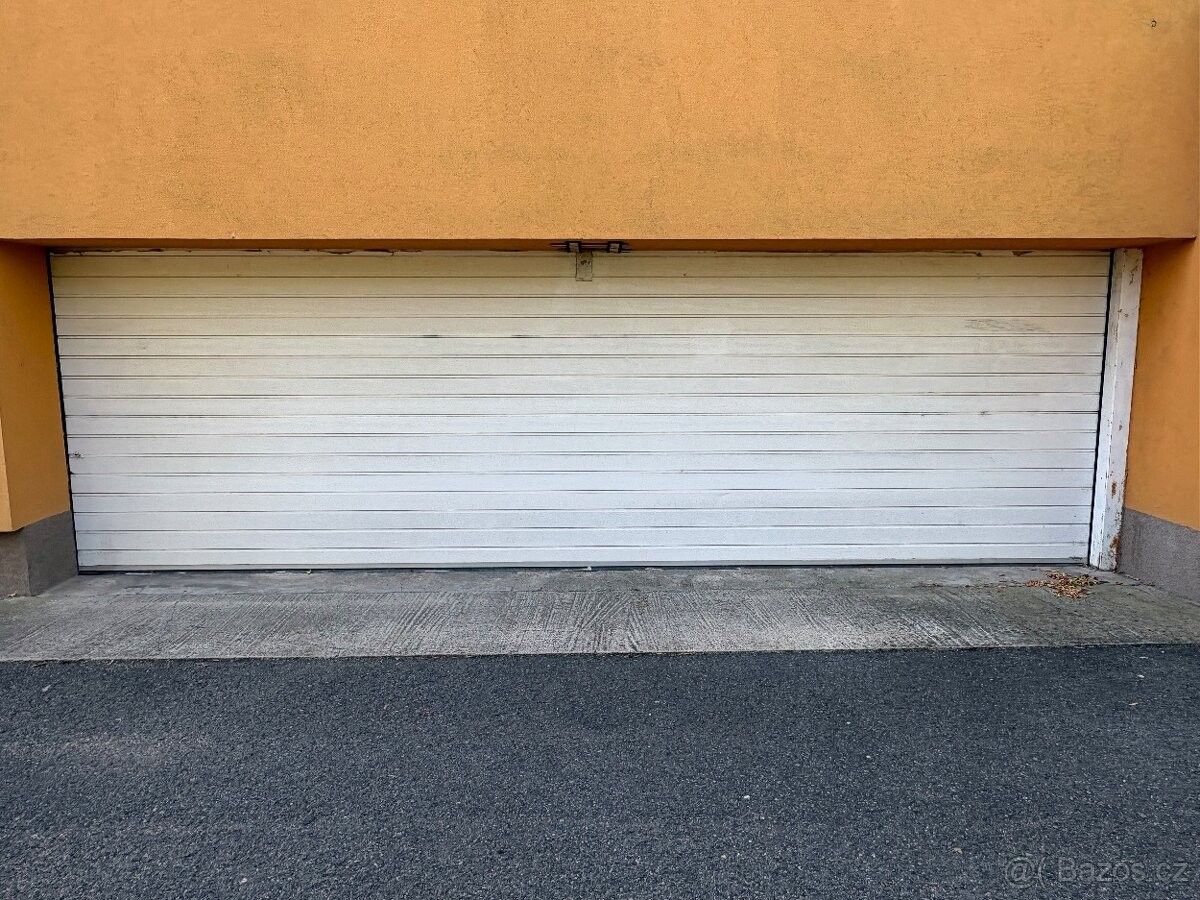 Garáže, Hustopeče u Brna, 693 01 - 1